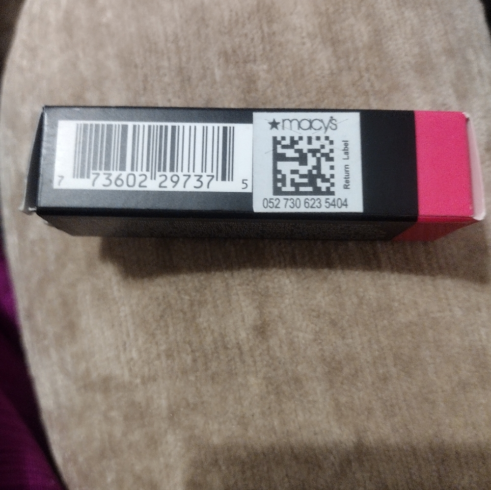 New Mac Matte #601 Candy Yum Yum Lipstick - Picture 2 of 5